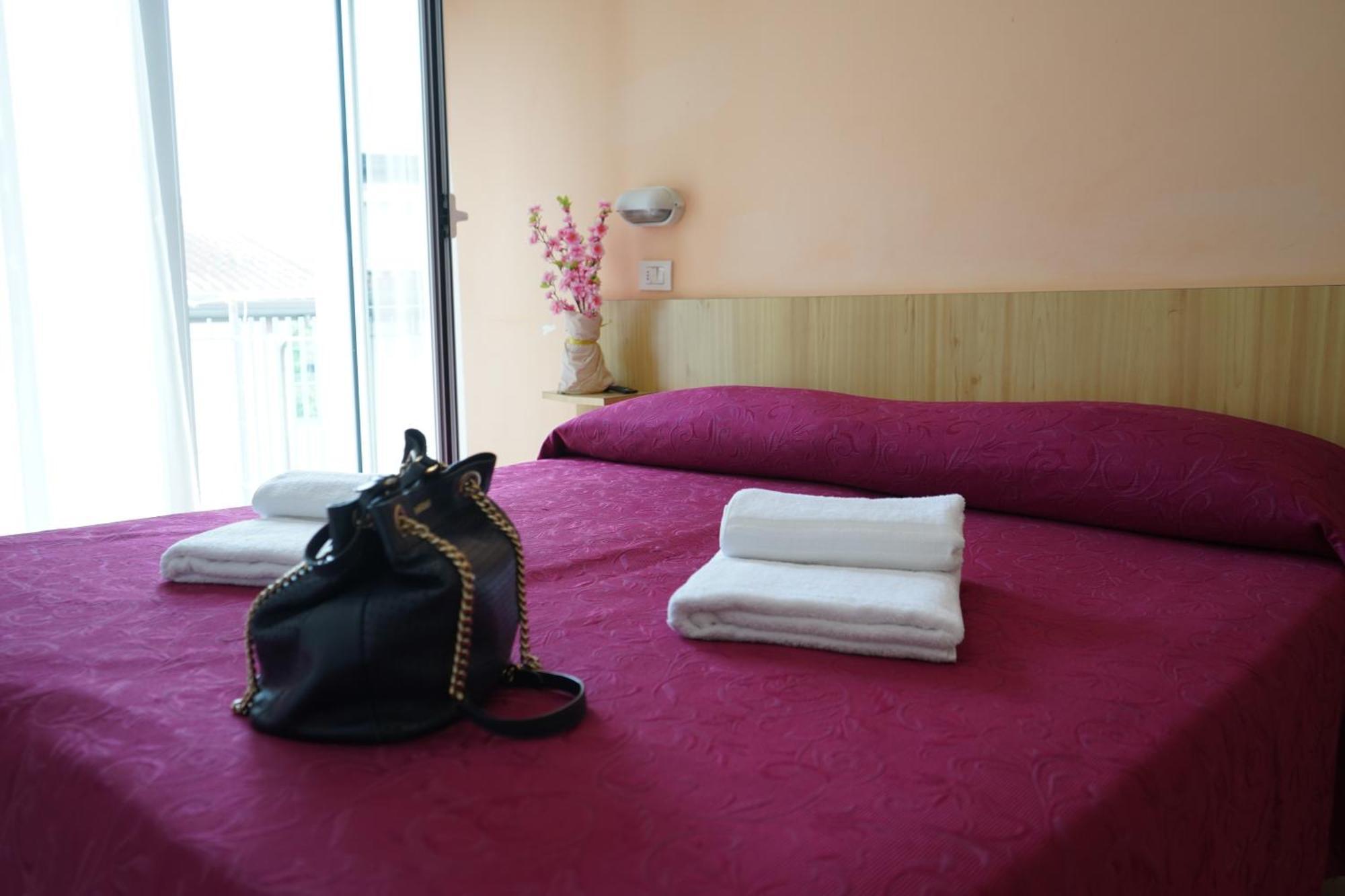 Hotel Malibu Mare Rimini Exterior photo