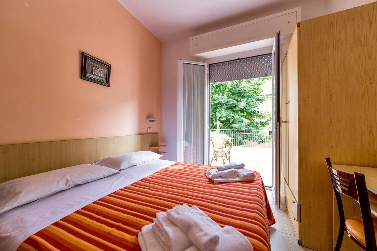 Hotel Malibu Mare Rimini Exterior photo